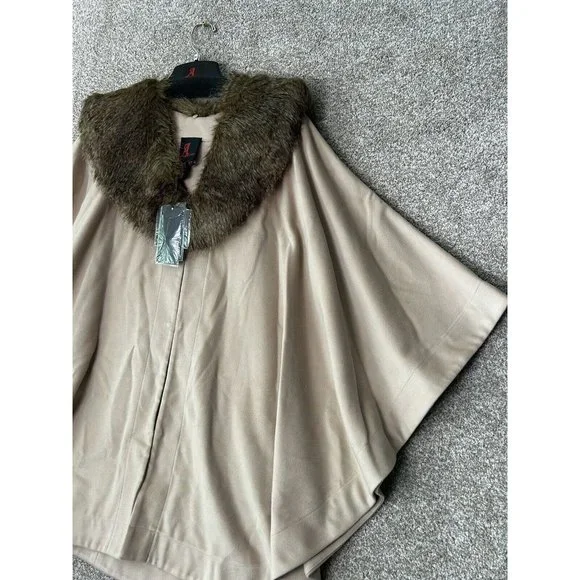 Adrienne Landau Faux Fur Trim Removable Collar Cape, Poncho Beige